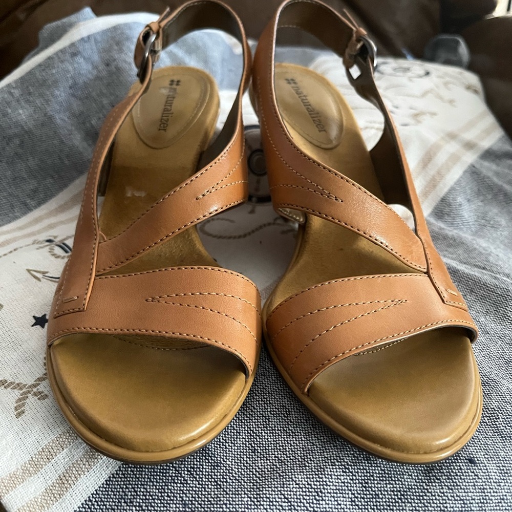 Naturalizer Gillespie sling back wedge stacked heels USW6.5